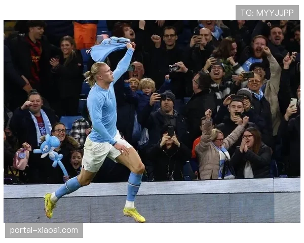 哈兰德点射破荒后怒吼释放，伊蒂哈德掌声雷动